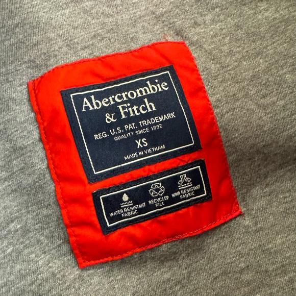 Cropped Puffer - Picture 3 of 3